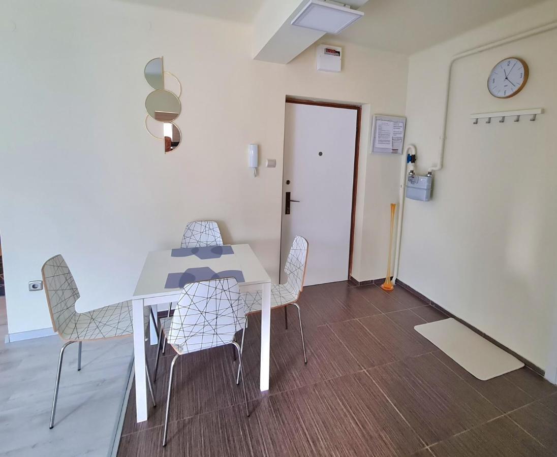 Stepin Apartment Kiskunfelegyhaza Exterior photo